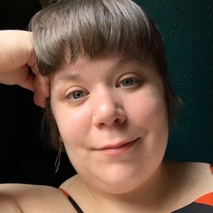 Meet your Posher, Elise